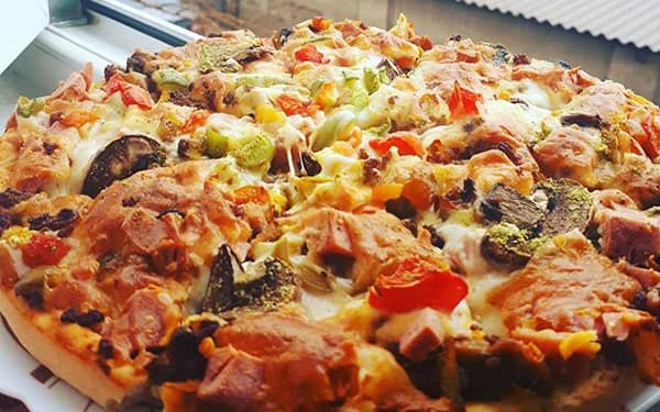 پیتزا کومولوس کامل