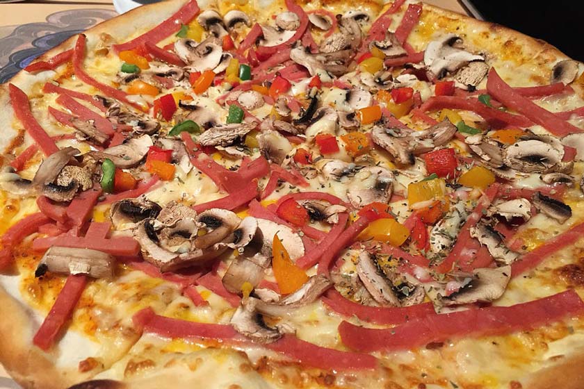 پیتزا کاپری ایتالیایی